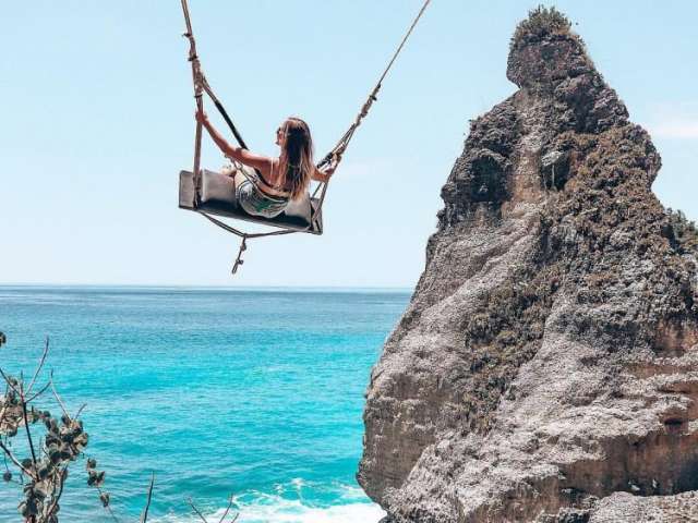 Bali Ocean Swing East Nusa Penida Instagram Tour 7